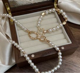 Pearl Necklace with Gold Toggle Clasp