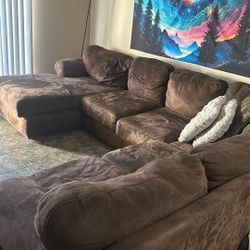 3 Piece Sectional/couch