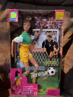 Pre-Owned Mia Hamm Bundle.