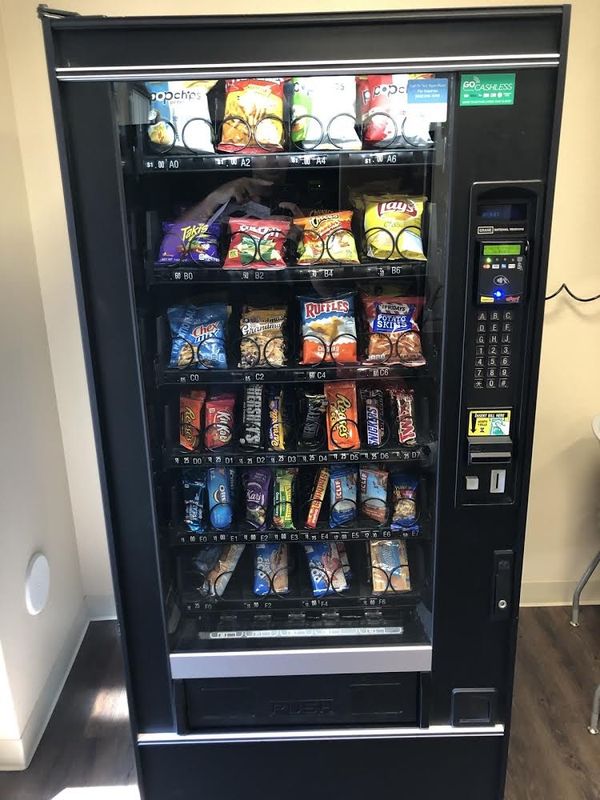 Free Vending Machine for your business! for Sale in Queen Creek, AZ
