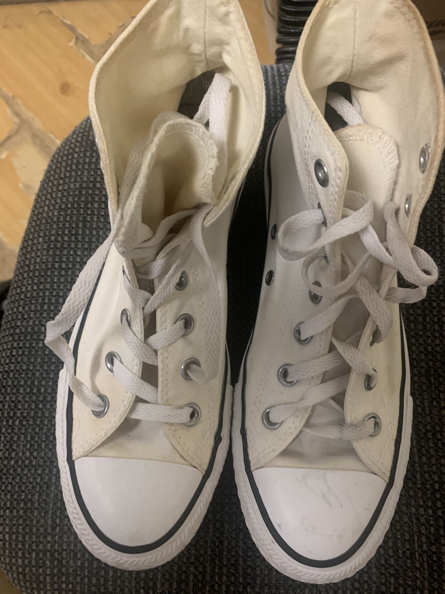 Converse All-star Women’s Shoe Size 7.5