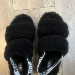 UGG Fluff Slides