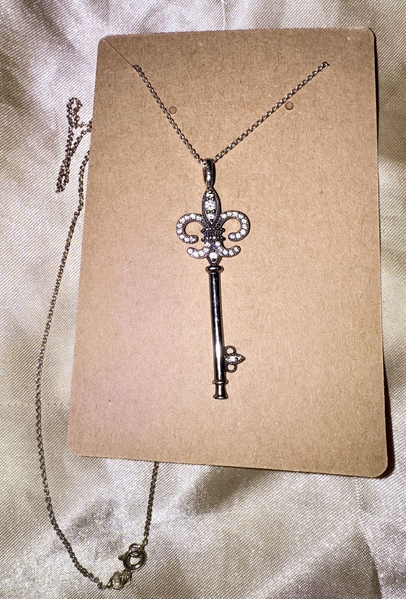 BEAUTIFUL New 14K Black Gold over Sterling .25 TCW Natural White Sapphire Key  Necklace! 22”