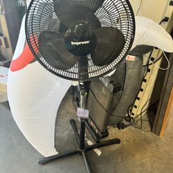 16-in oscillating stand fan black