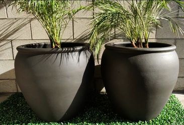 Terracotta 35 gallon planters 2 for $160 FREE DELIVERY IN SD