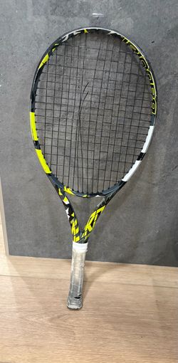BABOLAT Pure Aero 25 inch Junior Tennis Racquet. New is 149+ tax.  It needs stringing ( 25$).