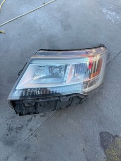 2016/ 2019 ford explorer head lights parts