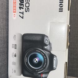 Canon EOS t7 Camera With Charger And Lens 18-55mm