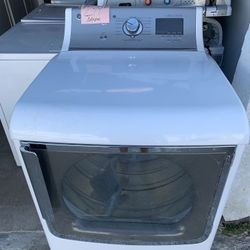 GE Clothes Dryer King Size Huge Like New . Warehouse pricing.  Warranty . Delivery Available . 2522 Market st. 33901