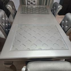 Dinning Table 6 Chairs 