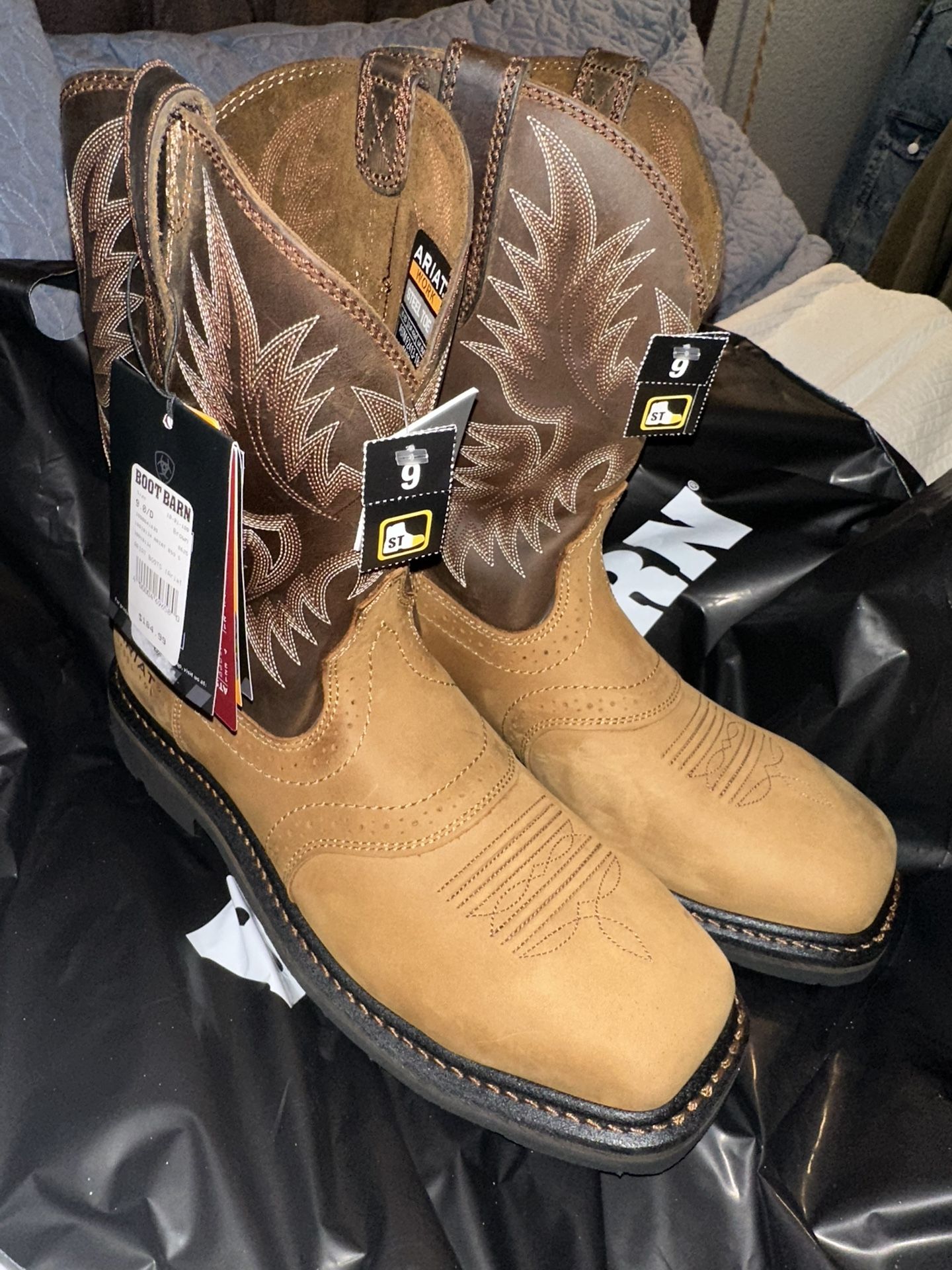 New Ariat Steel Toe Boots Size 9 D