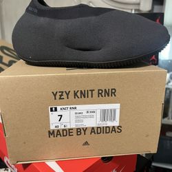 YZY KNIT RNR