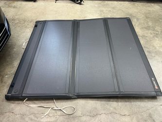Jeep gladiator bed cover