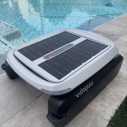 Vidapool Solar Powered Robotic Skimmer