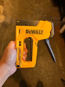 DEWALT DWHTTR350 Heavy-Duty Staple Gun