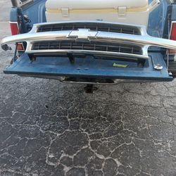 2001 Chevy Tahoe Grill