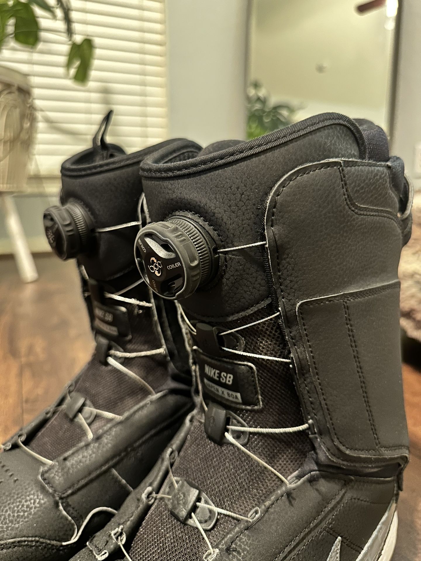 NIKE SB VAPEN X BOA SNOWBOARD BOOT SZ 9 for Sale in Oak Ridge