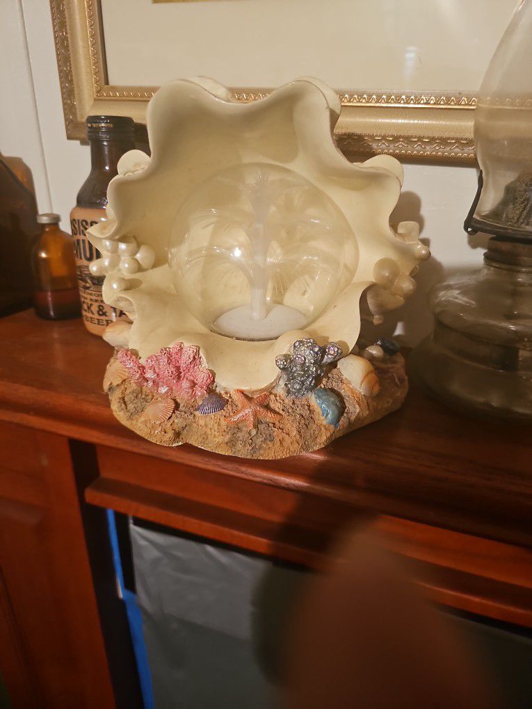 Vintage Sea Shell Shaped Lamp