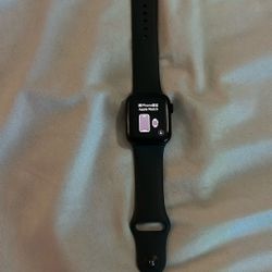 Apple Watch SE 2nd Gen 40 mm Black 