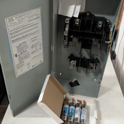 Unused 100 amp disconnect with 4) 90 amp fuses