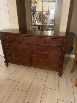 Dresser