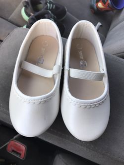 Size 6 1/2 Mary Jane toddler shoes