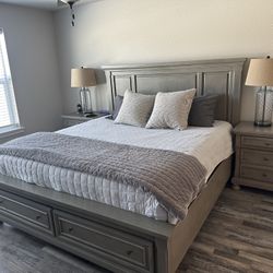 Bedroom Furniture Set