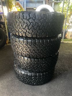 275/60/R20 Bf Goodrich KO2 A/T tires set of 4.  550$ obo