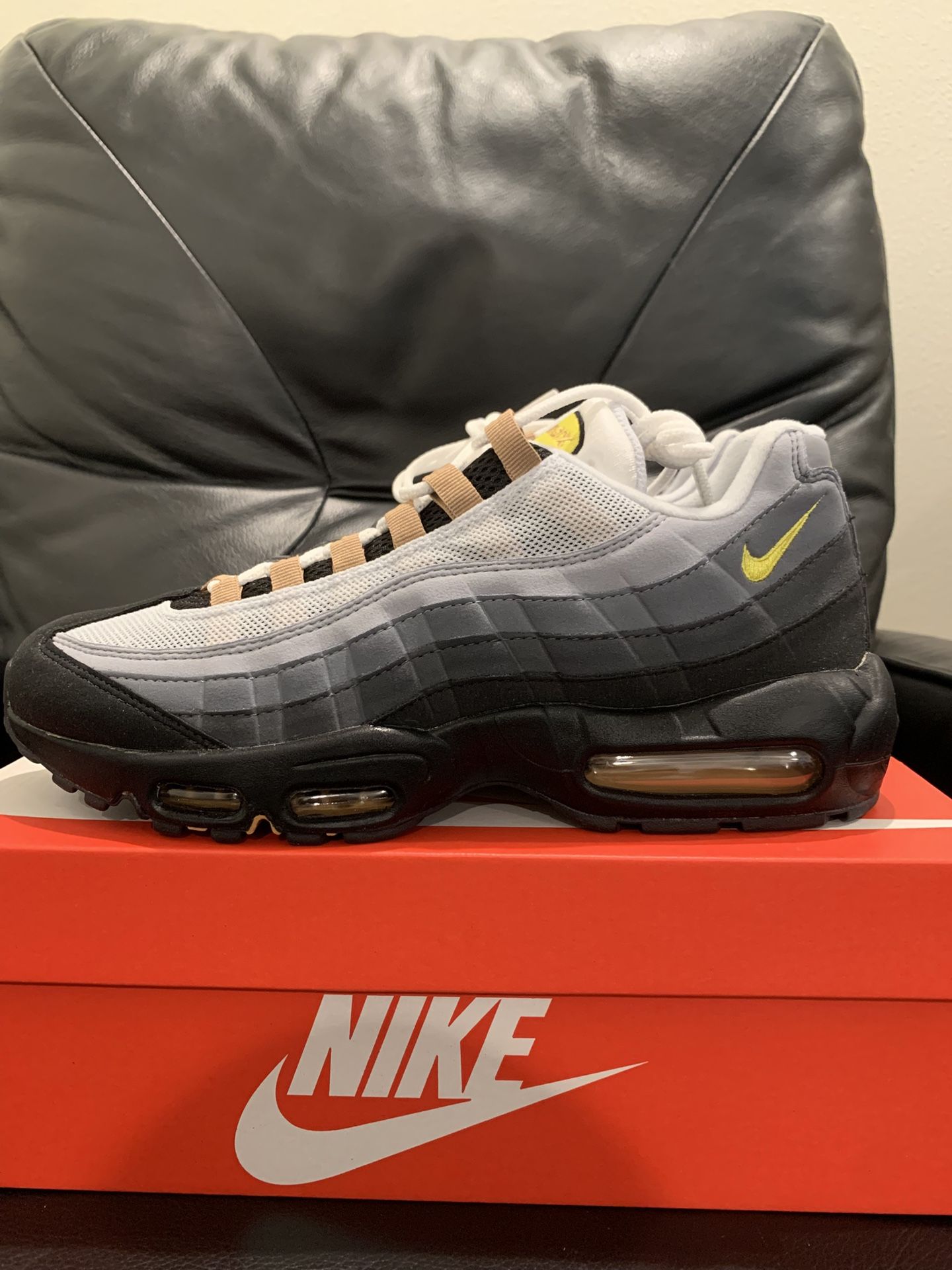 Nike Air Max 95 ICONS “ Yellow Strike “