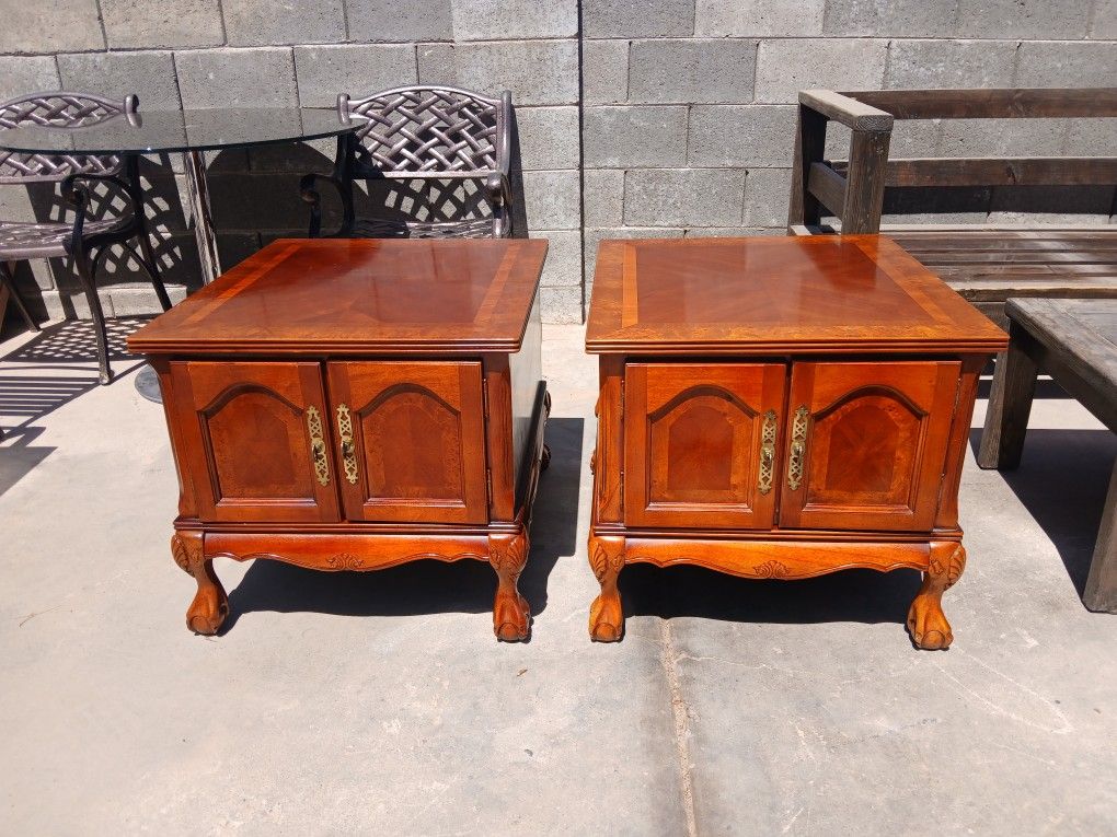 ALL WOOD VINTAGE SIDE TABLES / NIGHTSTANDS WITH 2 DOORS.
OVER 50 YEARS OLD LIKE NEW!!!