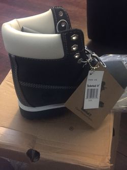 Brand new blueish timberland size 9.5 and 10