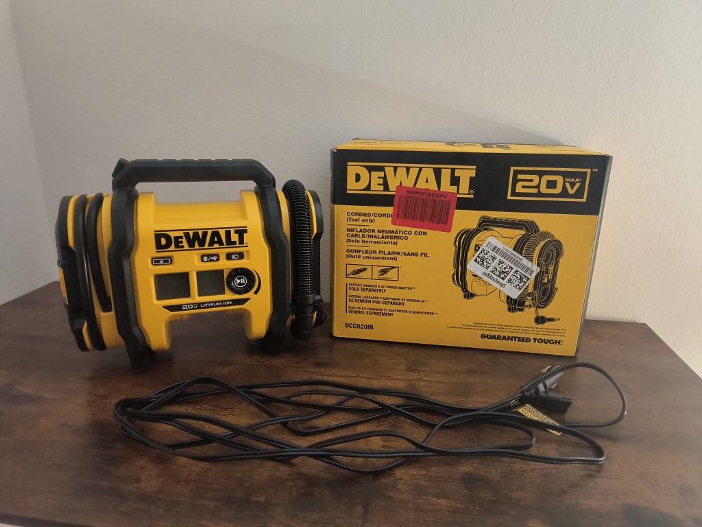 DeWalt 20V MAX Tire Inflator – Great Condition w/ Cord & Box