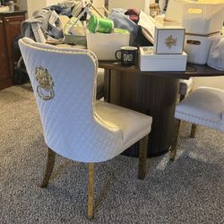 4 Dinning Chair  Brand New 4 Of Them 