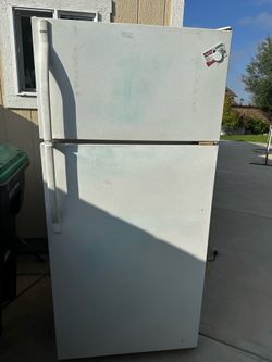 Top Freezer Bottom Refrigerator about 16-18 cu ft