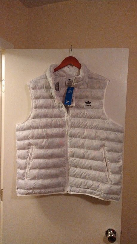 Men's Adidas Originals Puffer Vest Size XL  NEW