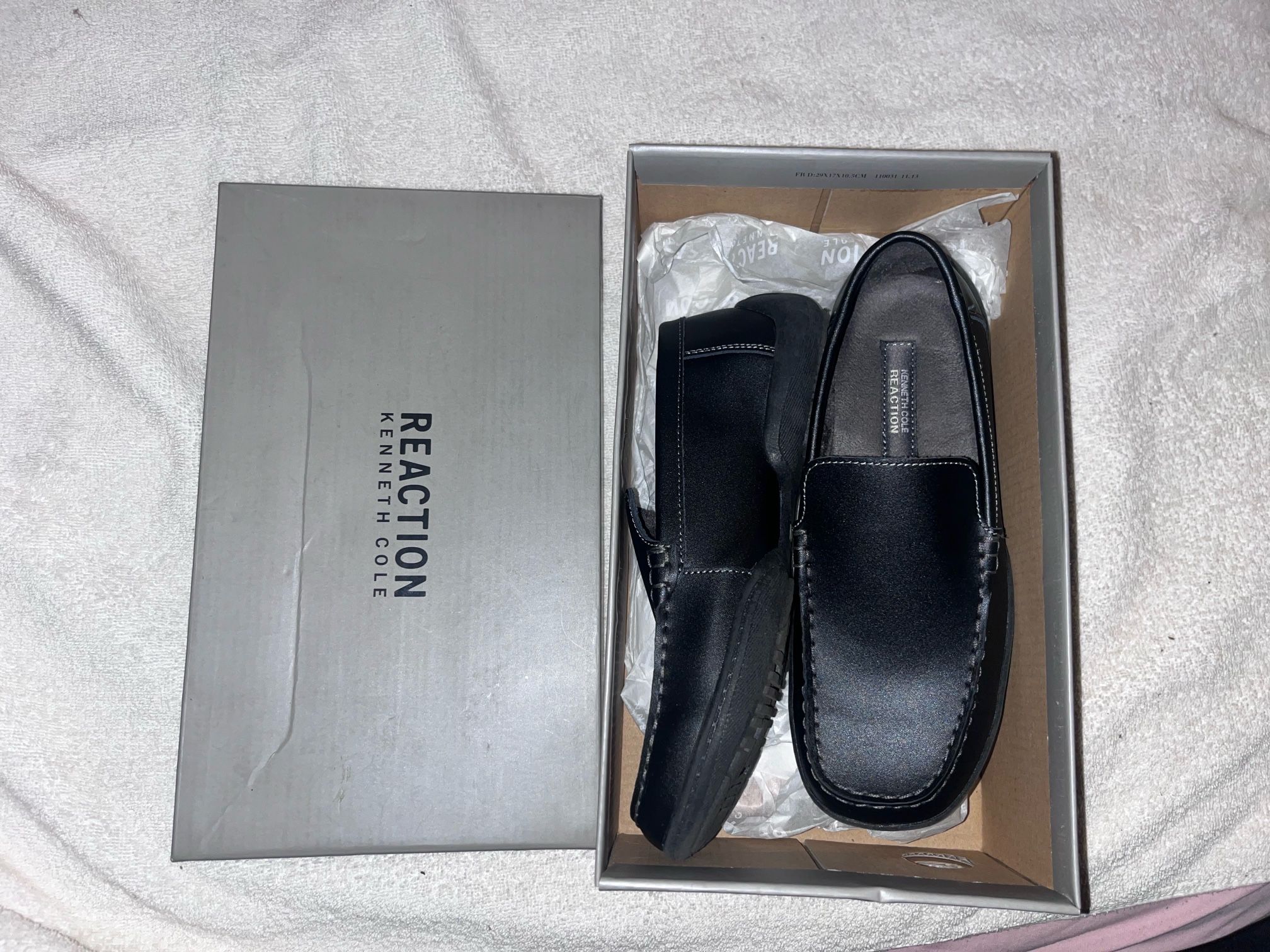 Kids Kenneth Cole Loafers Sz 5 Black