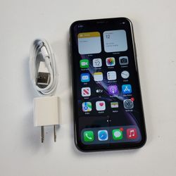 iPhone Xr - UNLOCKED - Like New  