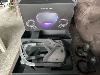 Oculus Quest VR Headset with Controllers