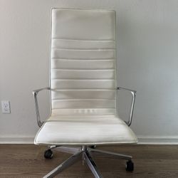 White Leather Executive Office Chair/ Conference chair 