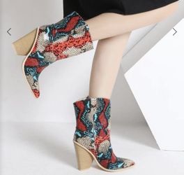 Pointed Toe Western Cowgirl Ankle Boots