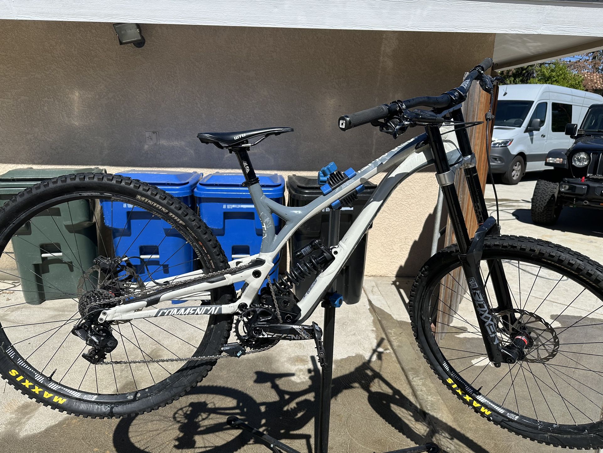 Downhill Bike Commencal 