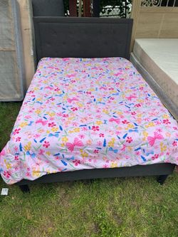 Full size grey bed / cama size full gris