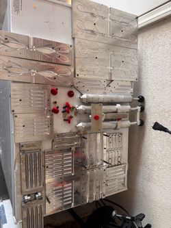 Plastic lure mold/injector