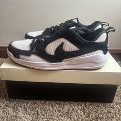 Nike Jordan CMFT Era 'White Black' Panda HJ6777-001 Men's Size 11 Shoes