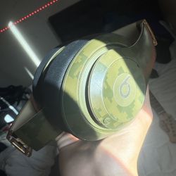 BEATS STUDIO 3 WIRELESS HEADPHONES CAMO