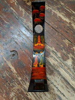 self-balancing wooden lacquered wine holder stand
