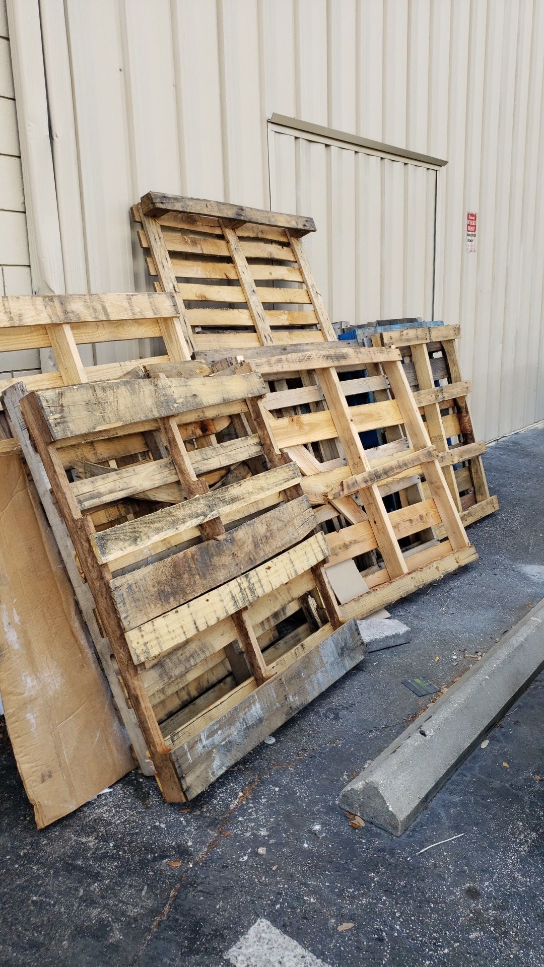 Wood Pallet for Sale in Orlando, FL OfferUp