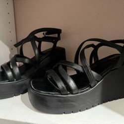 Report Black Wedge Heels – Size 9