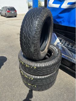 255/70/17 used set