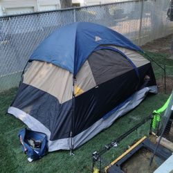 Four Man Tent Ozark Trail 9 Foot By 8 Foot
